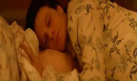 Hai cô gái phim set gai nhat vuốt ve nhau trong thiên nhiên