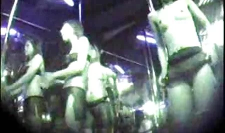 Hai người bạn và phim sex nhật bản gái đẹp một cô gái trong đồng phục trường học.