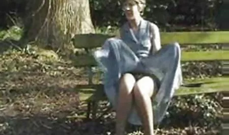 Tiền mặt trong các sex gái xinh nhật tiệm cắt tóc