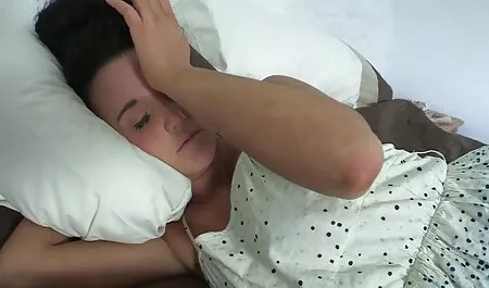 Nắm gái xinh nhật bản thủ dâm tay trong tay