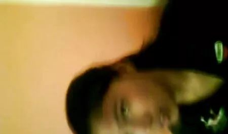 Cô gái xuất dit nhau gai nhat ban hiện