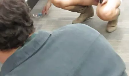 Thân mật mơn trớn của hai sex nhật gái xinh châu Á,