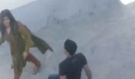 Rose Valerie đã vui vẻ với hai phim set nhat ban gai xinh người