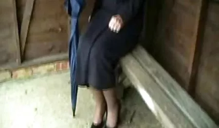 Ngớ gai xinh nhat ban khoe hang ngẩn, tóc vàng