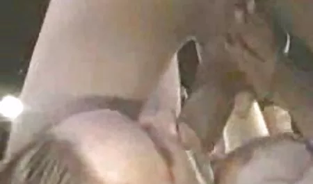 Cô gái sex nguoi dep nhat dễ thương vuốt ve âm đạo