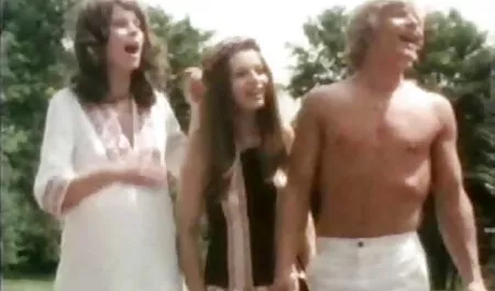 Xinh đẹp, tóc vàng, trong xes dep nhat bikini