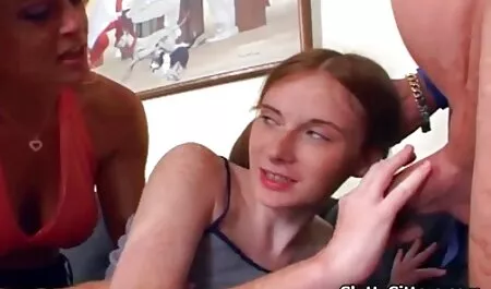 Béo da đen trong một chiếc váy màu xanh lòng hai con chịch gái xinh nhật bản đực