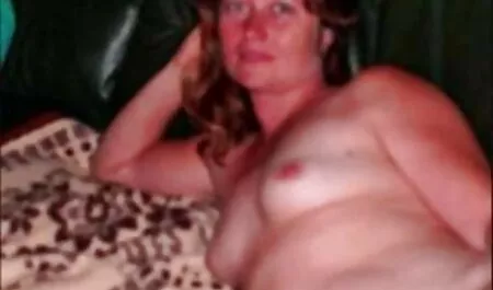 Cô gái bang và dit em gai nhat ban các chàng trai