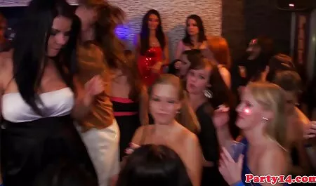 Cô gái với pepper dit nhau voi gai nhat ban