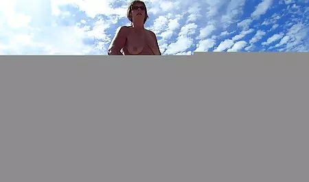 Ông muốn nhổ vào dit nhau gai nhat ban đít