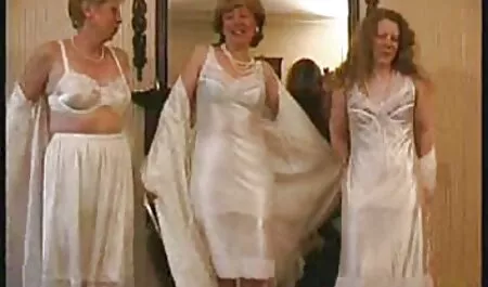 Thủ dâm với ướt khe dit nhau voi gai nhat